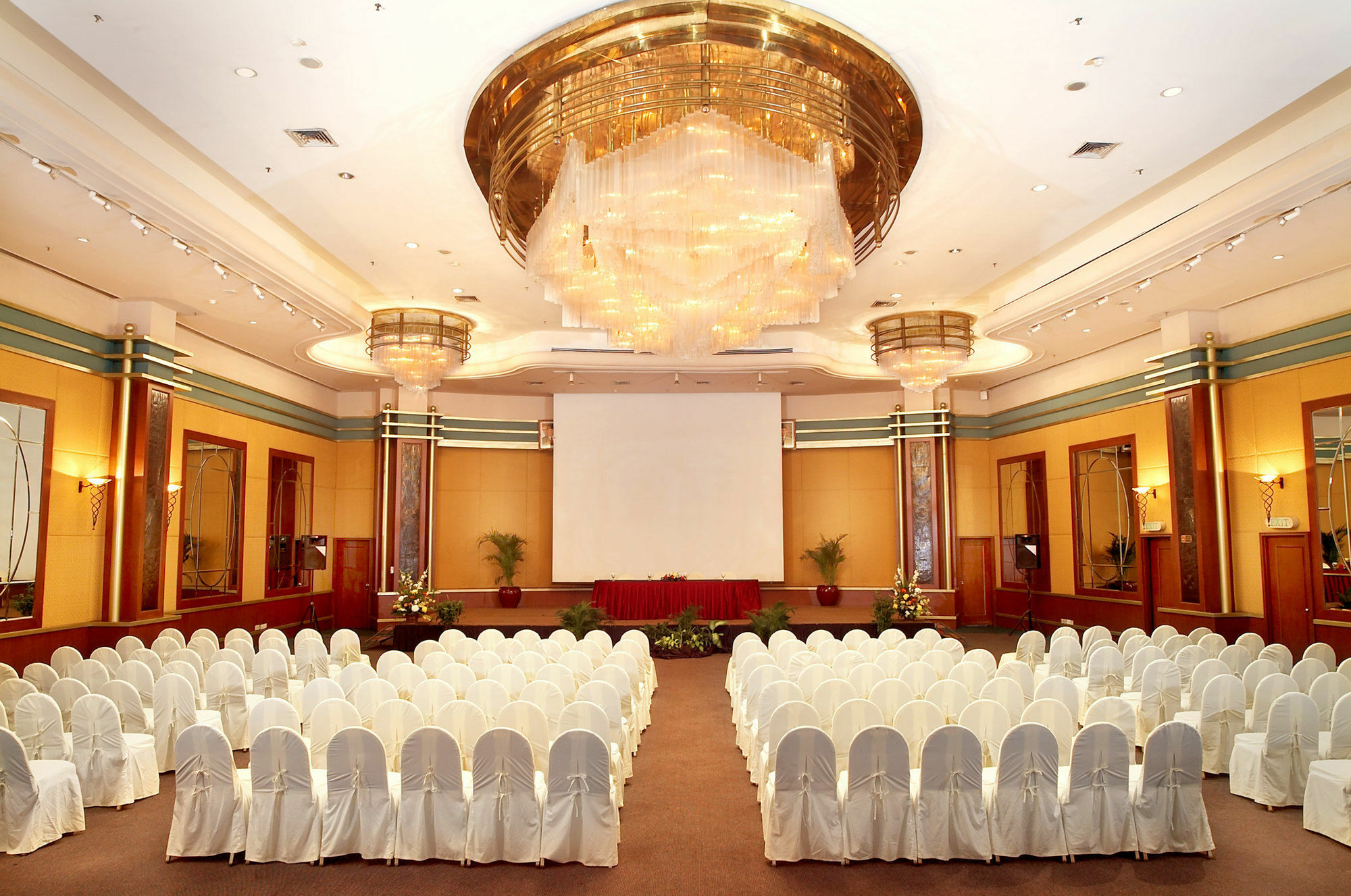 Lumire Hotel & Convention Centre Джакарта Екстер'єр фото